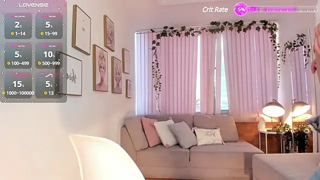 Snapshot of Bella_ev chatting on 01.10.25 Bella ev online show from 01.10.25