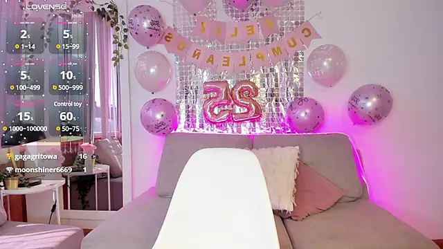 Snapshot of Bella_ev chatting on 02.27.25 Bella ev online show from 02.27.25