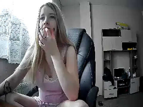 Snapshot of ViolaCandy chatting on 12.02.24 ViolaCandy online show from 12.02.24