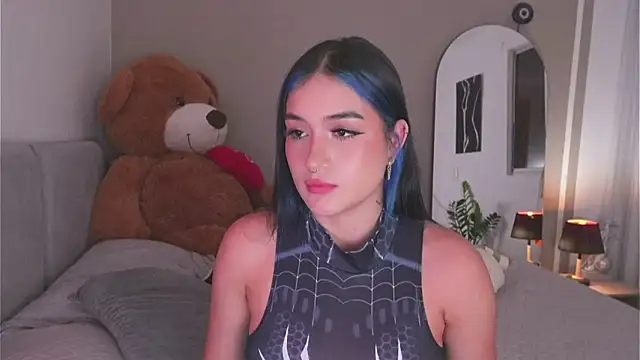 AnnyHizzle online show from 10.07.25