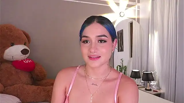 AnnyHizzle online show from 11.03.25