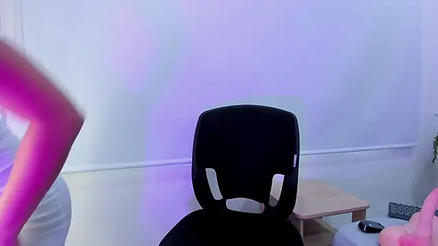 Dapnne  online show from 12.28.24