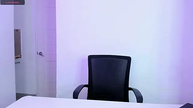 Dapnne  online show from 01.26.25