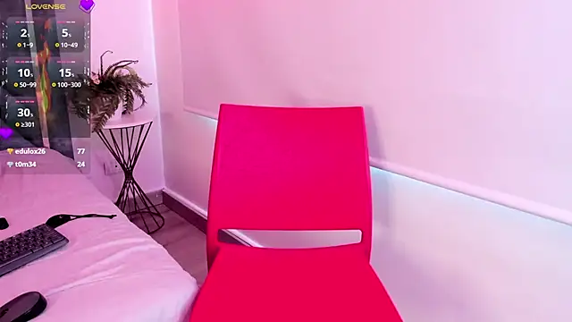 Dapnne  online show from 02.12.25