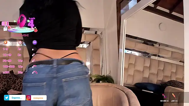 Dapnne  online show from 09.19.25