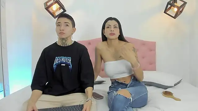 Snapshot of Tinny_and_Candy chatting on 01.10.25 Tinny and Candy online show from 01.10.25