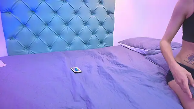 Snapshot of Tinny_and_Candy chatting on 02.17.25 Tinny and Candy online show from 02.17.25