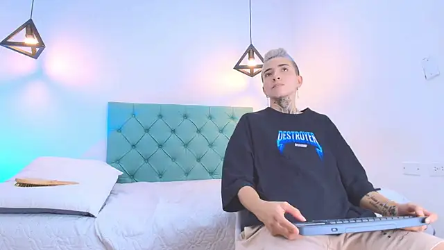 Snapshot of Tinny_and_Candy chatting on 03.07.25 Tinny and Candy online show from 03.07.25