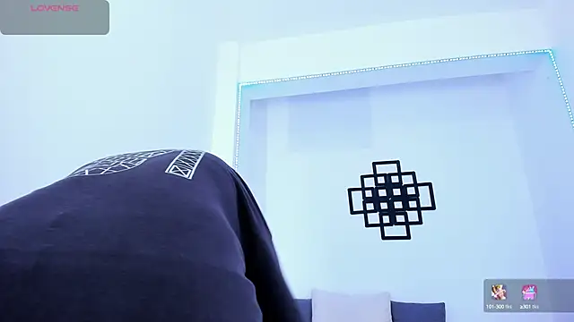 Snapshot of Tinny_and_Candy chatting on 09.23.25 Tinny and Candy online show from 09.23.25