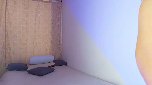 Tinny and Candy online show from 02.15.26