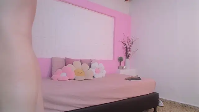 OraLarson online show from 10.30.25