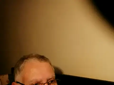 Snapshot of 100Tauros chatting on 02.25.25 100Tauros online show from 02.25.25