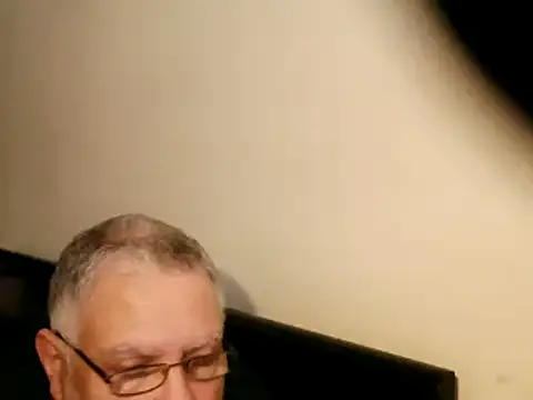 Snapshot of 100Tauros chatting on 02.26.25 100Tauros online show from 02.26.25