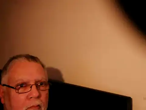 Snapshot of 100Tauros chatting on 02.28.25 100Tauros online show from 02.28.25