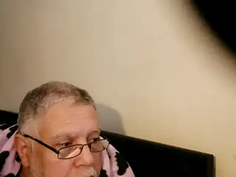 Snapshot of 100Tauros chatting on 03.01.25 100Tauros online show from 03.01.25