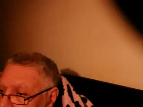 Snapshot of 100Tauros chatting on 03.02.25 100Tauros online show from 03.02.25