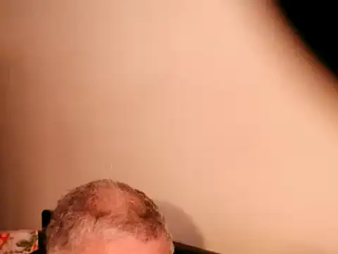 Snapshot of 100Tauros chatting on 03.10.25 100Tauros online show from 03.10.25