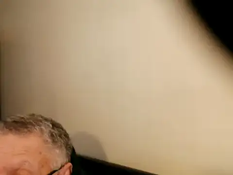 Snapshot of 100Tauros chatting on 03.11.25 100Tauros online show from 03.11.25