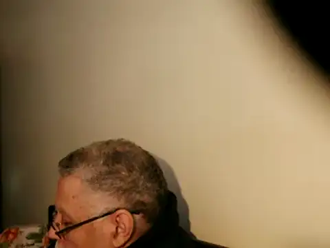 Snapshot of 100Tauros chatting on 03.11.25 100Tauros online show from 03.11.25