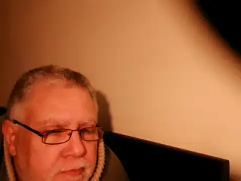 Snapshot of 100Tauros chatting on 03.16.25 100Tauros online show from 03.16.25