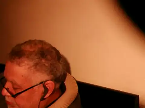 Snapshot of 100Tauros chatting on 03.16.25 100Tauros online show from 03.16.25