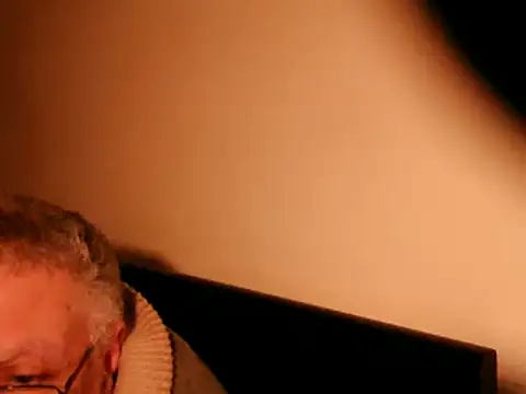 Snapshot of 100Tauros chatting on 03.17.25 100Tauros online show from 03.17.25