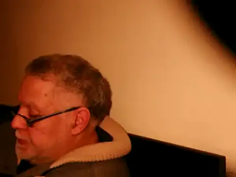 Snapshot of 100Tauros chatting on 03.18.25 100Tauros online show from 03.18.25