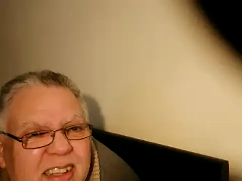 Snapshot of 100Tauros chatting on 03.19.25 100Tauros online show from 03.19.25