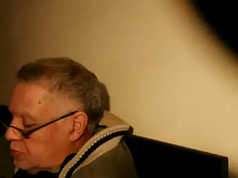 Snapshot of 100Tauros chatting on 03.19.25 100Tauros online show from 03.19.25