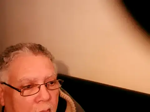 Snapshot of 100Tauros chatting on 03.21.25 100Tauros online show from 03.21.25