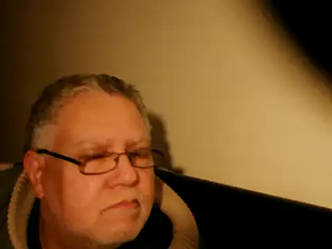 Snapshot of 100Tauros chatting on 03.21.25 100Tauros online show from 03.21.25