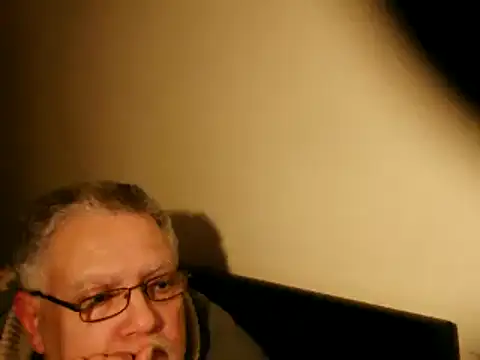 Snapshot of 100Tauros chatting on 03.22.25 100Tauros online show from 03.22.25