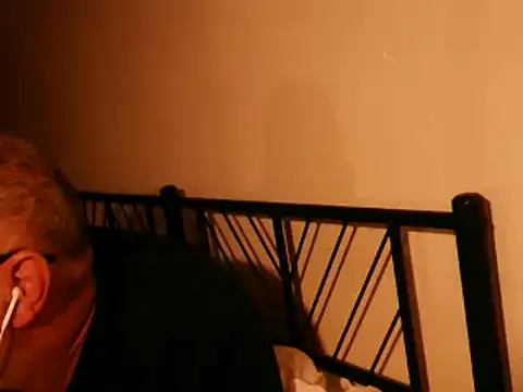 Snapshot of 100Tauros chatting on 09.10.25 100Tauros online show from 09.10.25