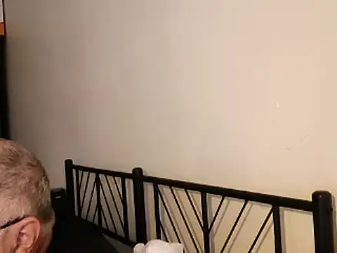 Snapshot of 100Tauros chatting on 09.14.25 100Tauros online show from 09.14.25