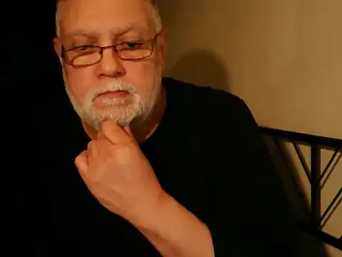 Snapshot of 100Tauros chatting on 09.22.25 100Tauros online show from 09.22.25