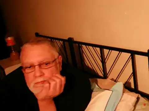 Snapshot of 100Tauros chatting on 09.24.25 100Tauros online show from 09.24.25