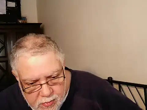 Snapshot of 100Tauros chatting on 10.14.25 100Tauros online show from 10.14.25