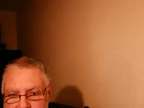 Snapshot of 100Tauros chatting on 10.15.25 100Tauros online show from 10.15.25