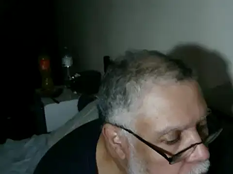 Snapshot of 100Tauros chatting on 10.21.25 100Tauros online show from 10.21.25