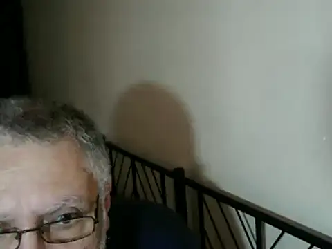 Snapshot of 100Tauros chatting on 10.22.25 100Tauros online show from 10.22.25