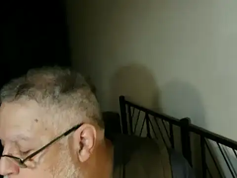 Snapshot of 100Tauros chatting on 10.28.25 100Tauros online show from 10.28.25