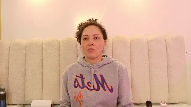 Juliabadlee online show from 03.24.26