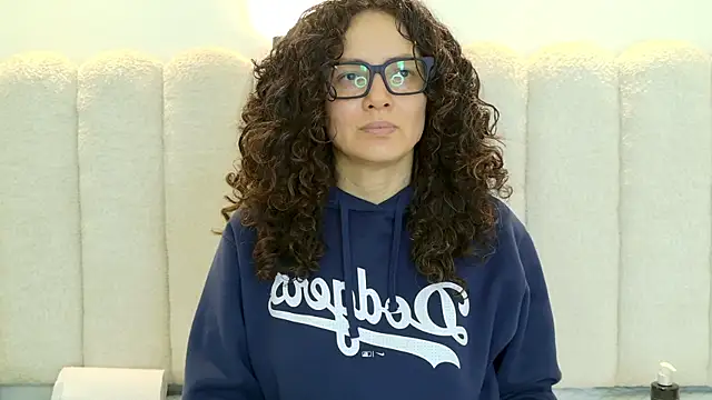 Juliabadlee online show from 03.26.26