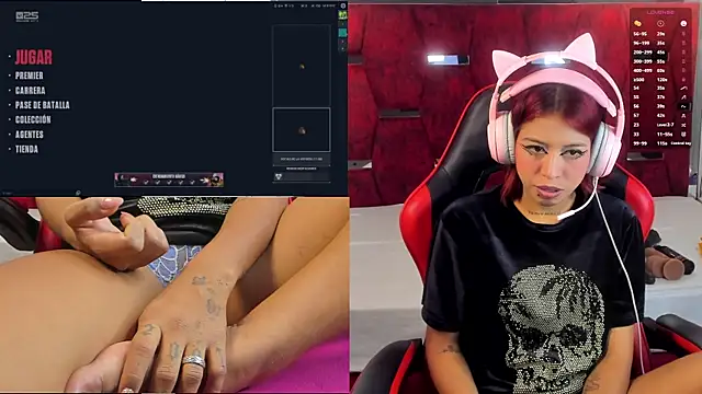 Snapshot of XimenaReid chatting on 10.21.25 XimenaReid online show from 10.21.25