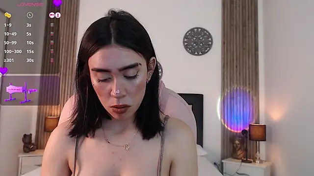 Julieta De Los Angeles online show from 12.27.24