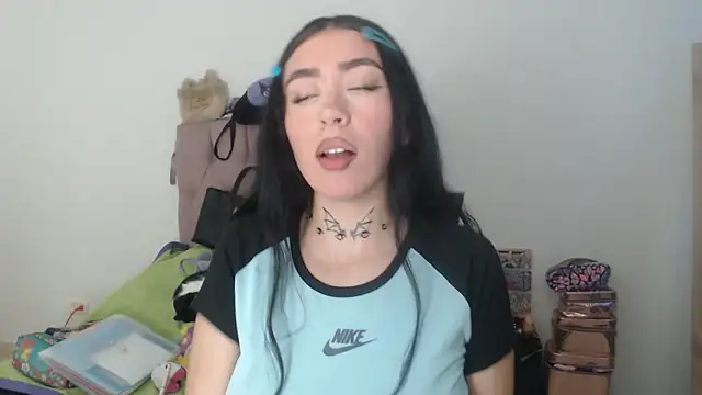 Julieta De Los Angeles online show from 04.01.26