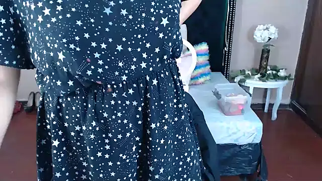 Snapshot of VioletaaaSlave chatting on 11.04.25 VioletaaaSlave online show from 11.04.25