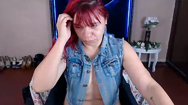 Snapshot of VioletaaaSlave chatting on 07.11.26 VioletaaaSlave online show from 07.11.26