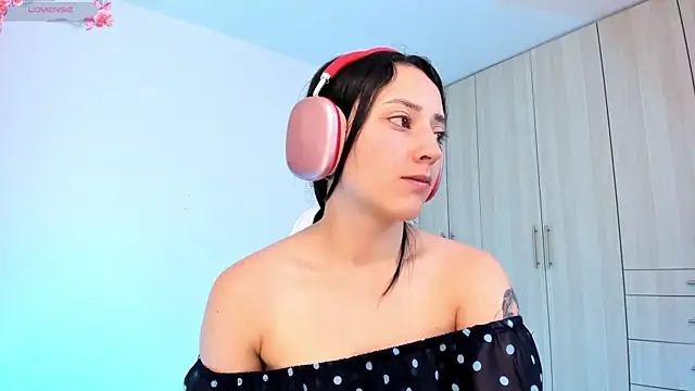 Snapshot of liaqueen610 chatting on 02.12.25 liaqueen610 online show from 02.12.25