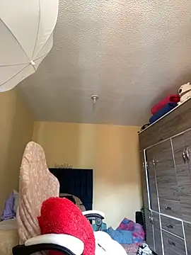 Snapshot of liaqueen610 chatting on 10.26.25 liaqueen610 online show from 10.26.25